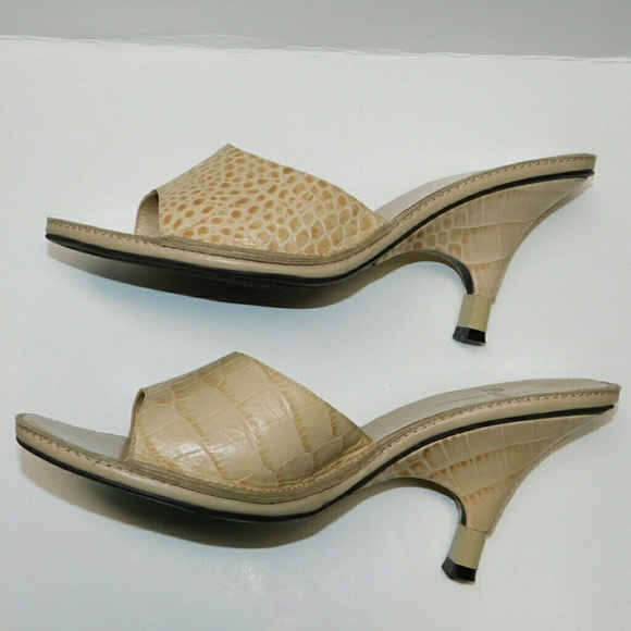 Linea Paolo Slip On Heels - Picture 3 of 8